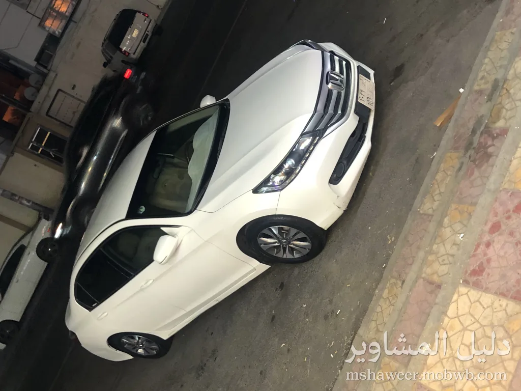 صورة سيارة علي العبدلي – هوندا اكورد 2015